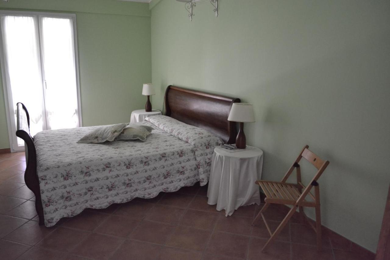 La Tenuta Del Giglio Villa Tavullia Ruang foto