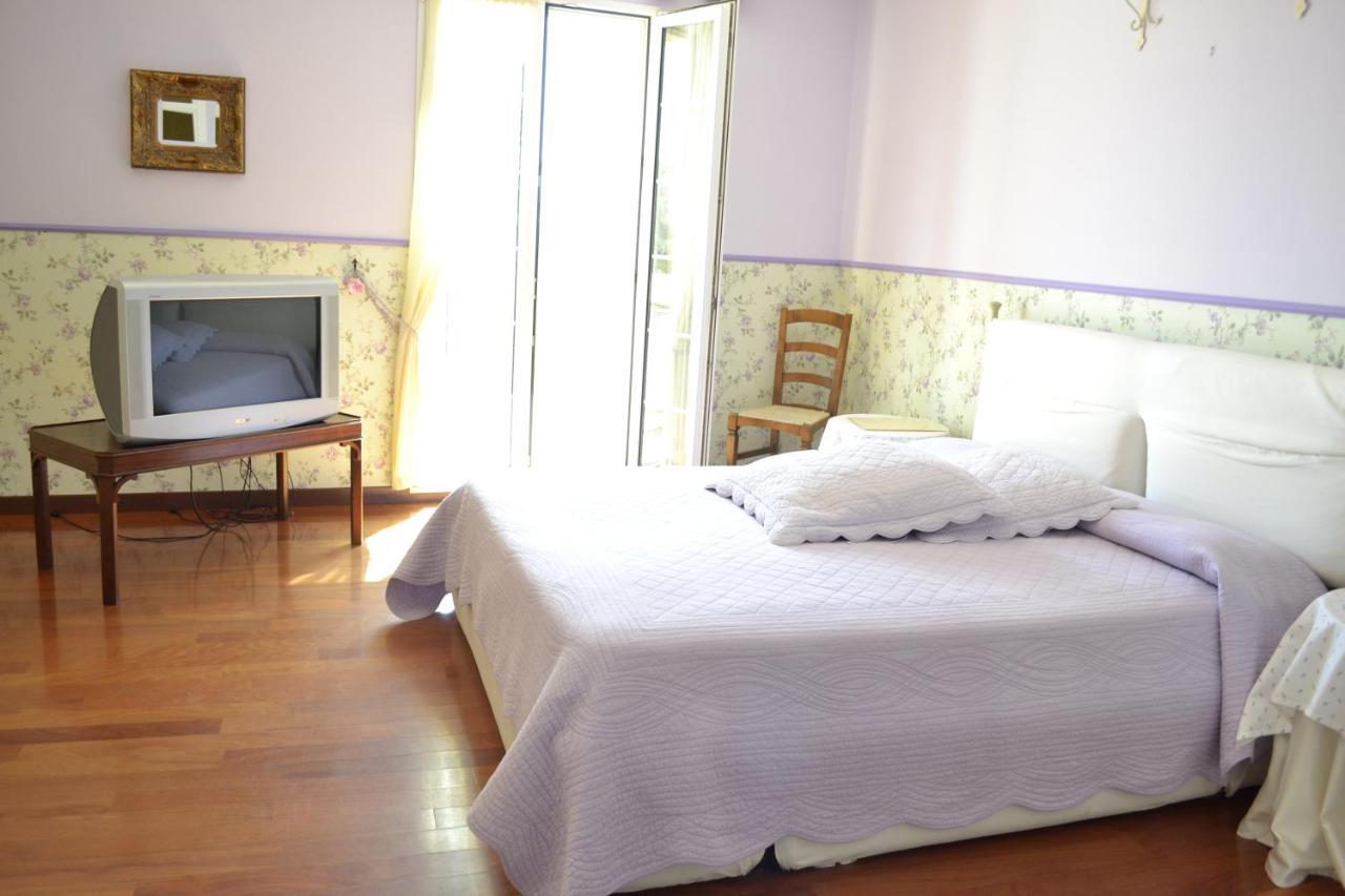 La Tenuta Del Giglio Villa Tavullia Ruang foto